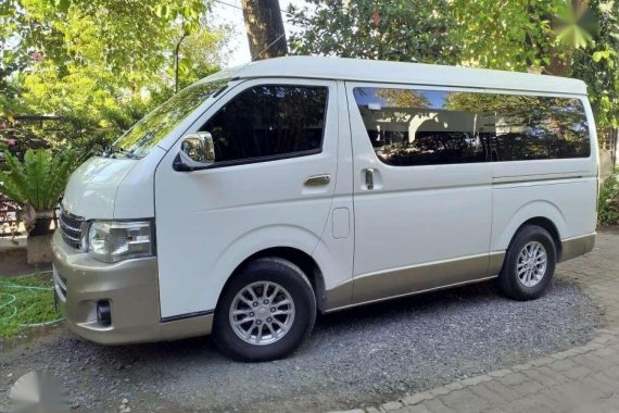 2012 Toyota Hiace Super Grandia