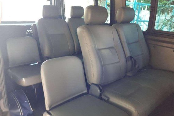 Nissan NV350 URVAN 2.5L 12 seater