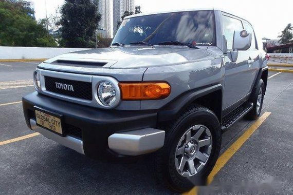 Well-maintained Toyota FJ Cruiser 2015 for sale