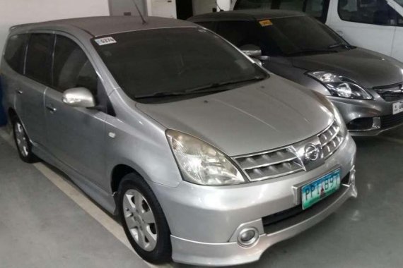 Well-kept Nissan Livina 2010 for sale