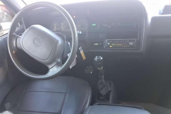 Good as new Toyoya Hi Ace Grandia 2000 for sale