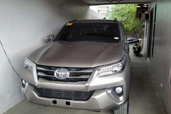 Good as new Toyota Fortuner V AT 2016 for sale