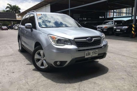 2015 Subaru forester 20i awd automatic Toyota rav 4 crv