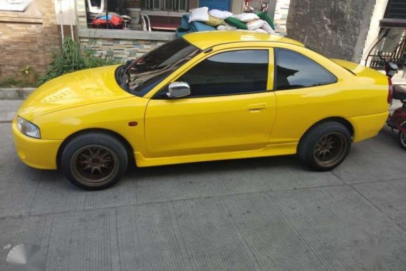 Well-maintained Mitsubishi Lancer 2000 for sale