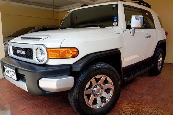 2015 Toyota FJ Cruiser 4x4 AT White For Sale 