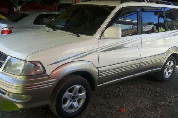 2004 Toyota Revo SR White SUV For Sale 
