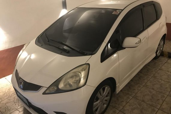 HONDA JAZZ 2010 1.5 AT TOP OF THE LINE