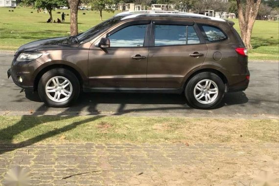 Hyundai Santa Fe 2010 Top of the Line For Sale 