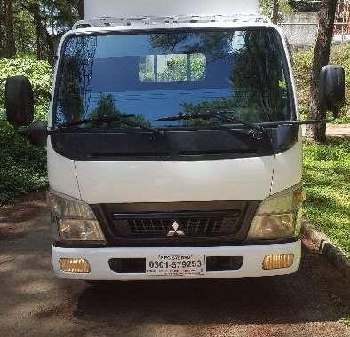 Mitsubishi Canter Fuso 6Wheeler White For Sale 