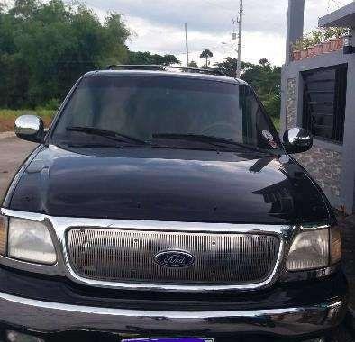 Well-maintained Ford Limited Expedition 2000 for sale