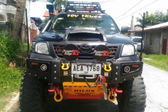 Toyota Hilux 10 " lift,38 tires, model 2014