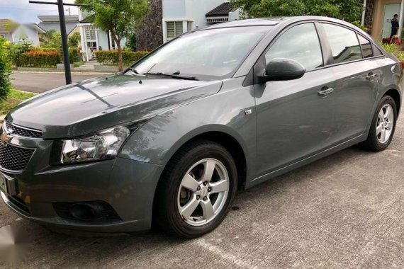 Chevrolet Cruze 2011 AT Gray Sedan For Sale 