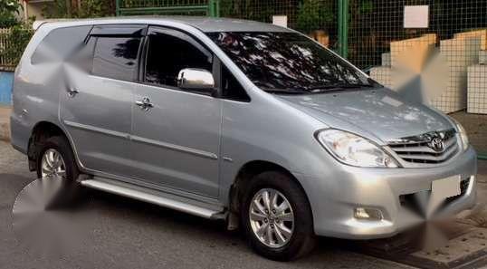 2011 Toyota Innova G All Power Automatic Top of the line Negotiable
