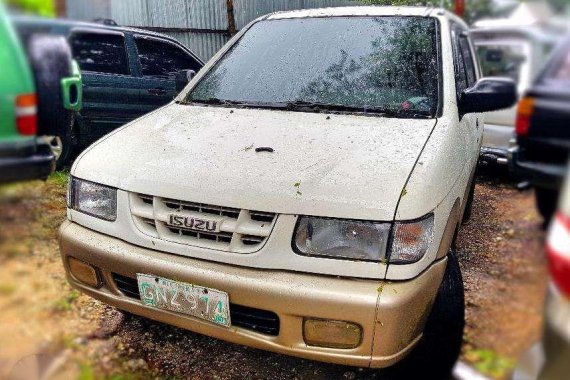 RUSH SALE!!! Isuzu CrossWIND XTO 2002mdl