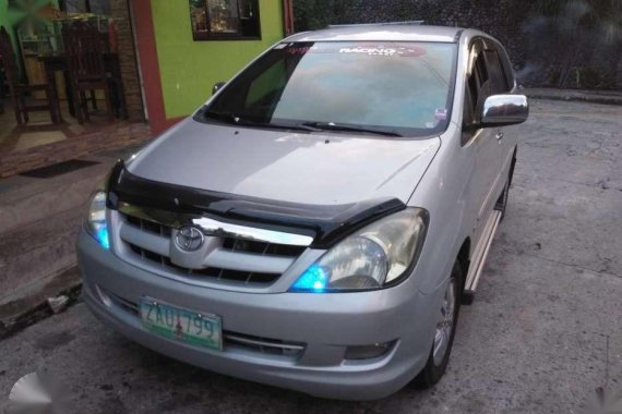 TOYOTA Innova g variant