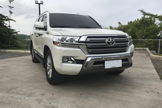 Extremely Low Mileage Toyota Land Cruiser VX Premium 2016