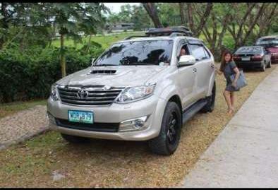 Toyota Fortuner V 2014 Top of the line