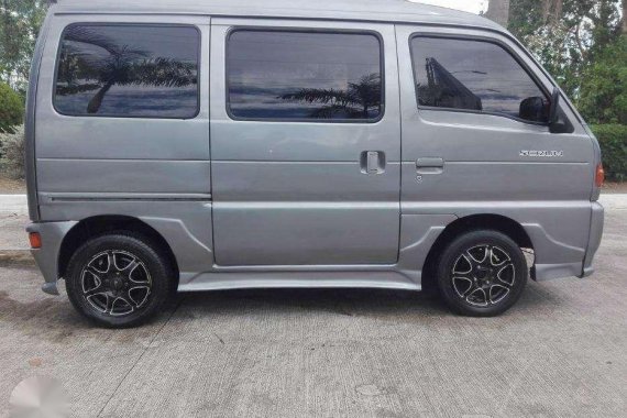 2010 Suzuki Multivan scrum cat eye