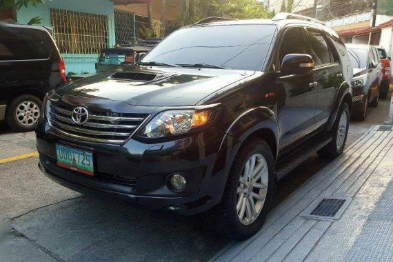 2012 TOYOTA Fortuner v 30 4x4 top of the line