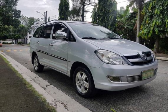 Toyota Innova 2005 J Gas FOR SALE