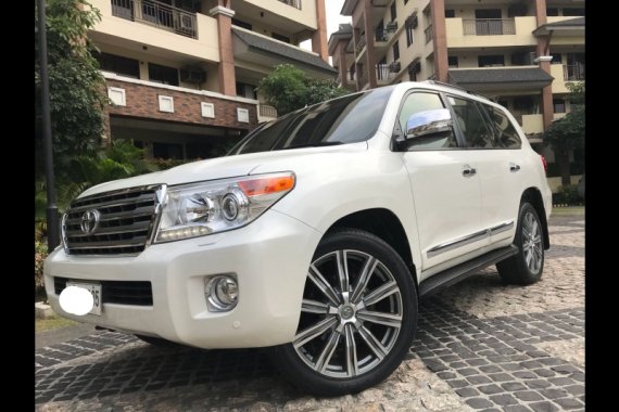 2014 Toyota Land Cruiser 200 4.5 DSL AT