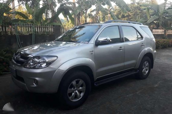 Toyota Fortuner 2006 SIlver SUV For Sale 