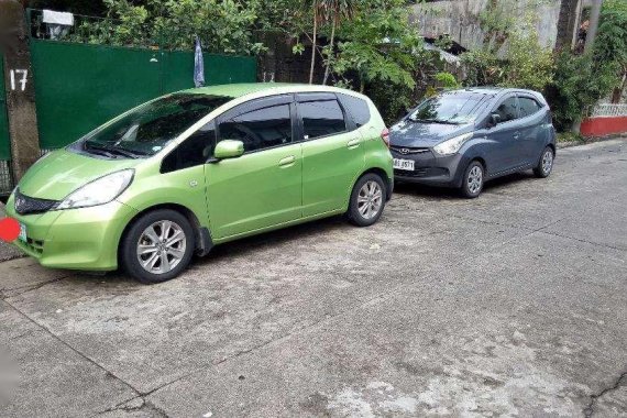 Honda Jazz GE 2013 vs toyota 2010 2011 2012 2013 2014 2015
