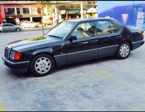 1992 Mercedes Benz 230e W124 AT Black For Sale 
