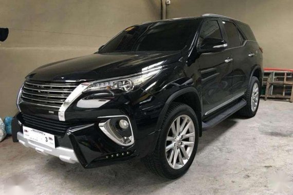 Toyota Fortuner 2016 V 4x2 AT Black For Sale 