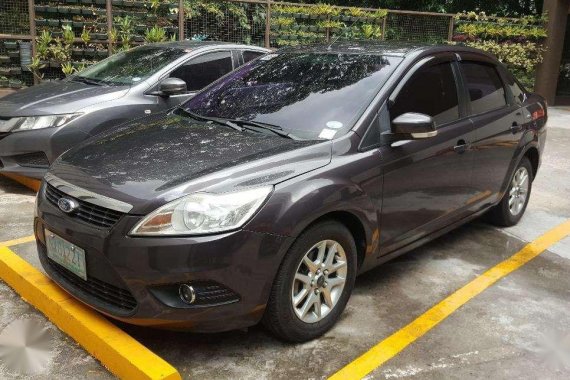 Ford Focus 2009 MT Gray Sedan For Sale 