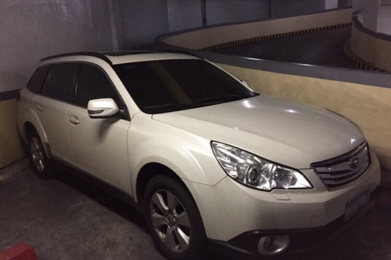 2010 Subaru Outback AT White SUV For Sale 