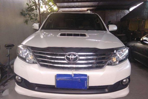 2013 Toyota Fortuner G AT White SUV For Sale 