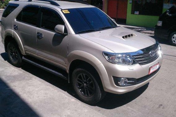 2015 Toyota Fortuner V 4x2 AT Beige For Sale 