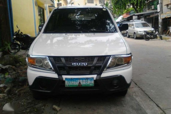 Well-kept Isuzu Crosswind XL 2010 for sale
