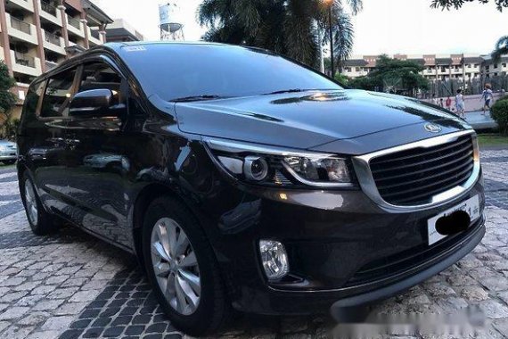 Well-maintained Kia Grand Carnival 2017 for sale