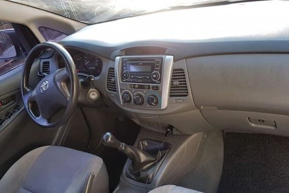 2012 Toyota Innova E for sale