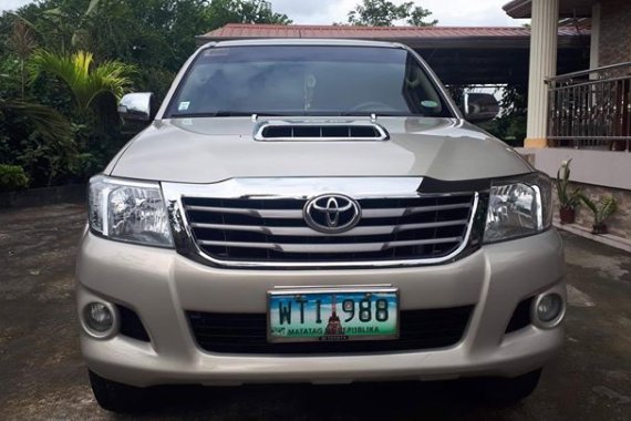 Toyota Hilux 2013 4x4 AT Beige For Sale 