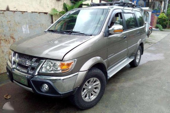 Isuzu Sportivo 2010 MT Gray SUV For Sale 