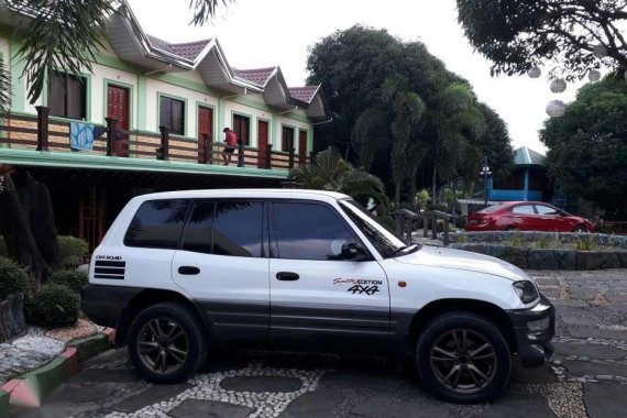 Toyota Rav 4 White SUV For Sale