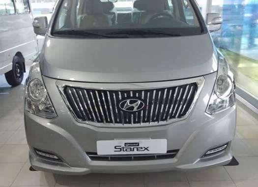 Hyundai Grand Starex PLATINUM Silver For Sale 