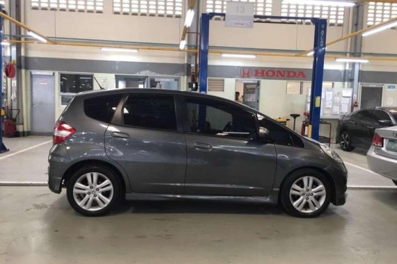 2012 Jazz GE 15V top of the line automatic with paddle shift