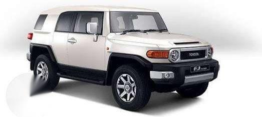 FJ Cruiser White on hand for sale