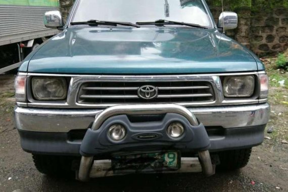 Toyota Hilux 2000 4 x 2  for sale