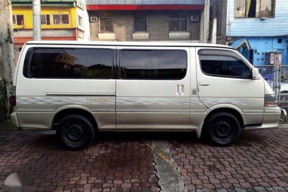 Toyota Super Grandia J 2002