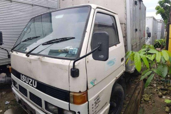 4 Wheeler Elf Isuzu Canter for Sale