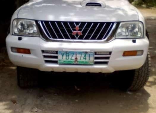 Mitsubishi strada 2006 model for sale