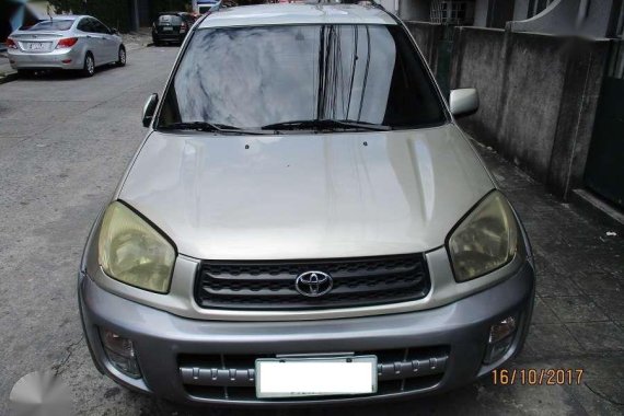 2005 TOYOTA RAV 4 - fully loaded and fresh