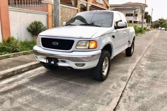FOR SALE: Ford F150 Lariat Top of d line 2000