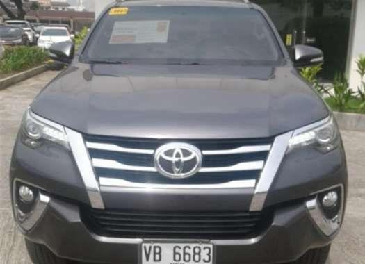 2016 TOYOTA Fortuner V 4x2 DSL AT FOR SALE