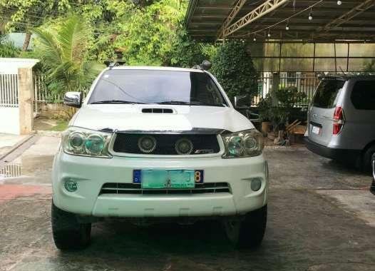 Toyota Hilux G 4x4 MT 2011model FOR SALE